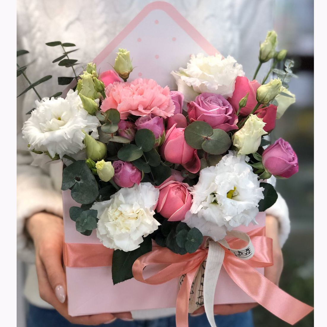 Конверт из кустовой розой Ариана