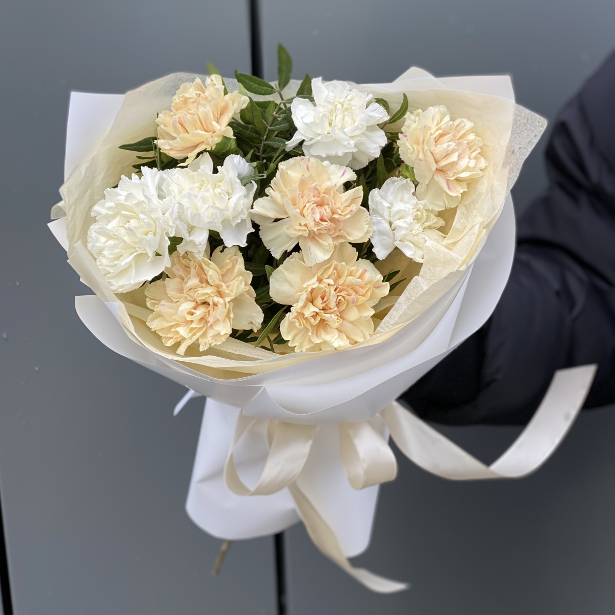 Букет Брют из 9 сортовых гвоздик