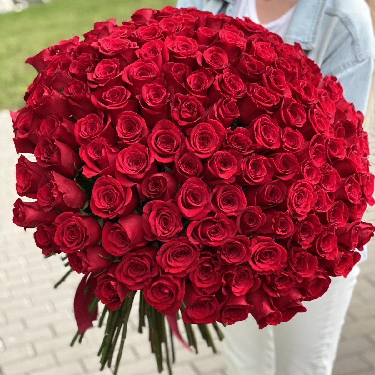 Букет из 151 красной розы