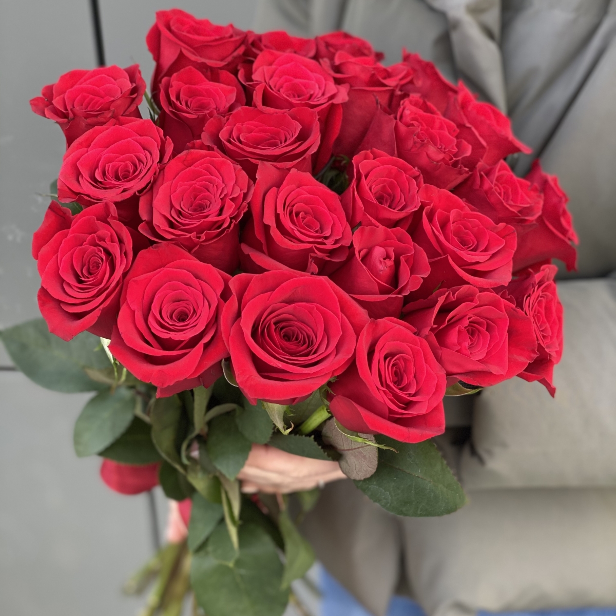 Букет из 25 красных роз