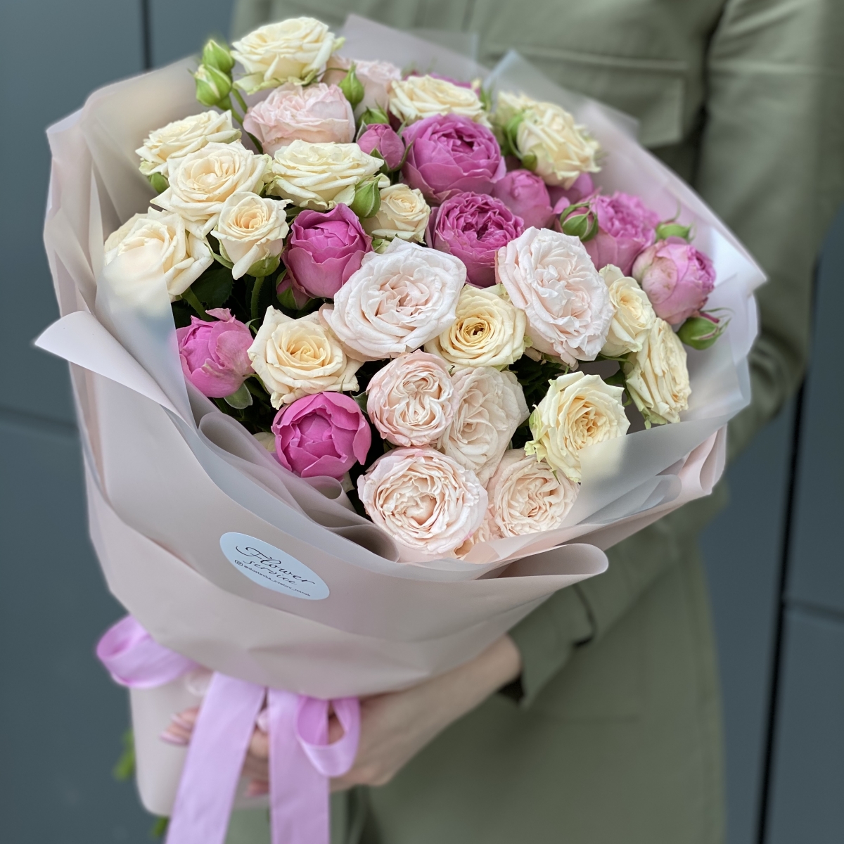 Букет из кустовых роз Садовый Микс