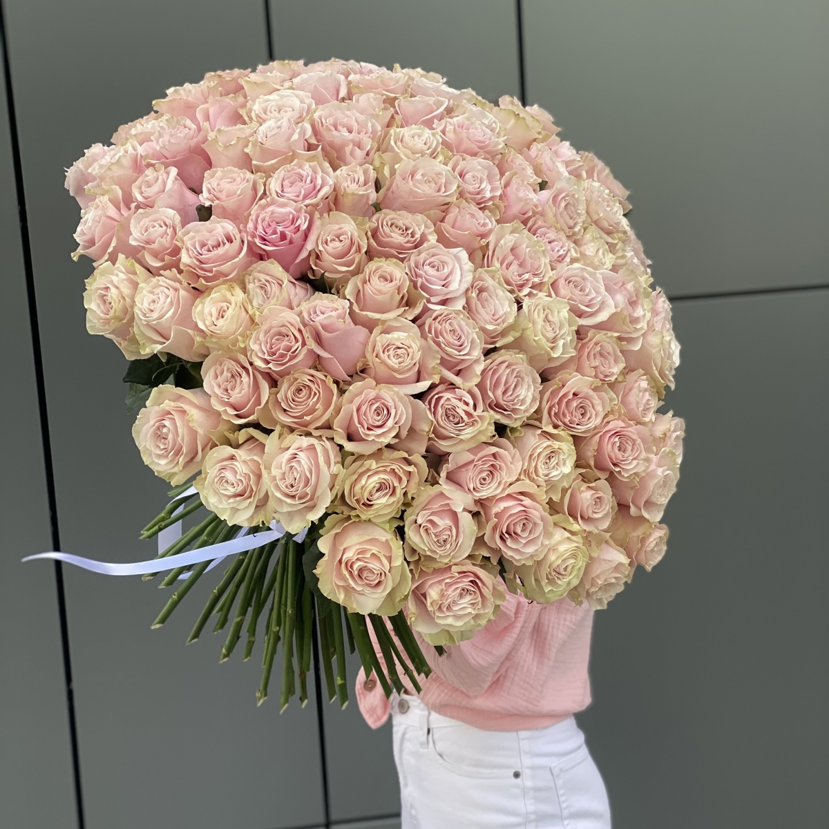 101 Розовая роза