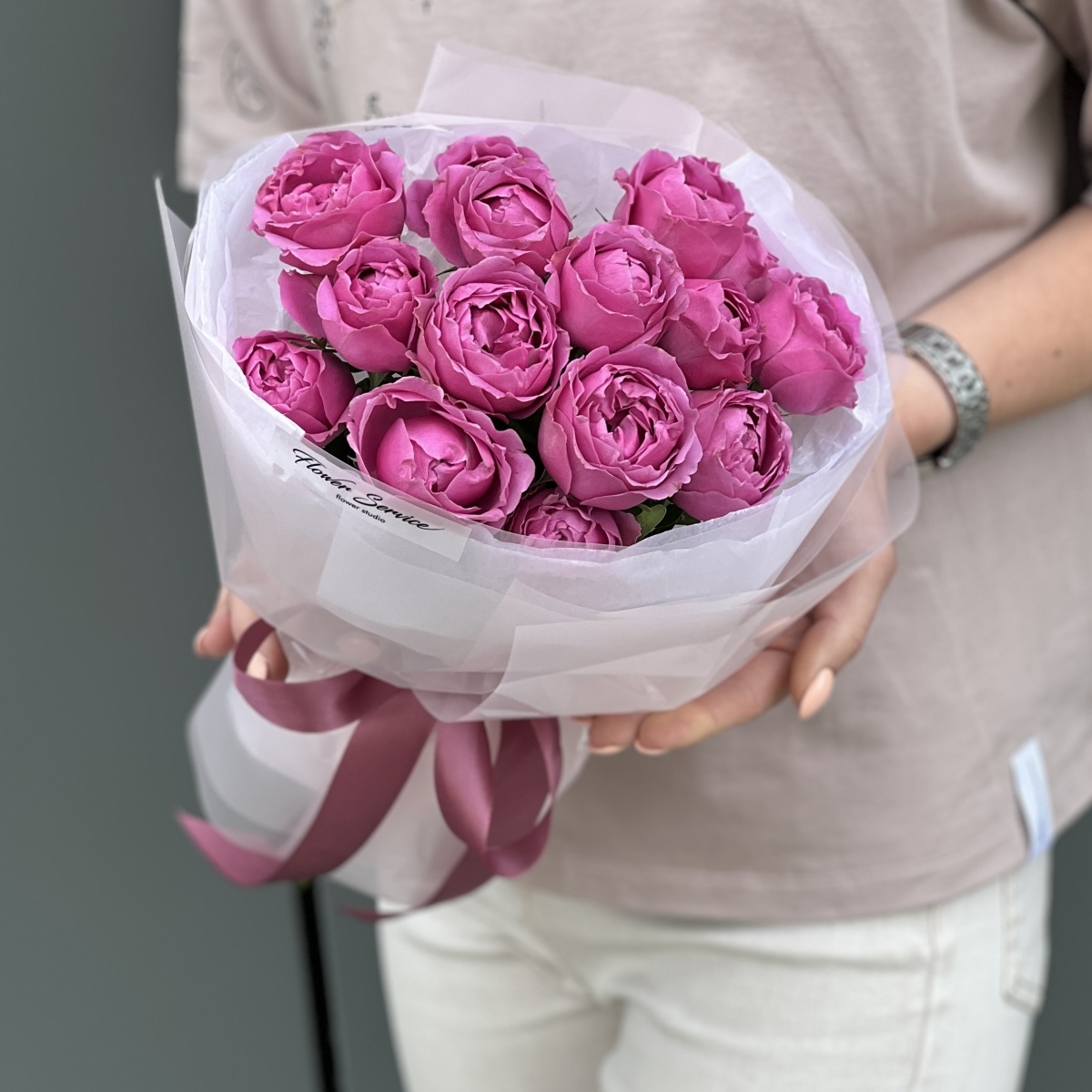 Букет Крошка из кустовой пионовидной розы сорта Мисти Баблз