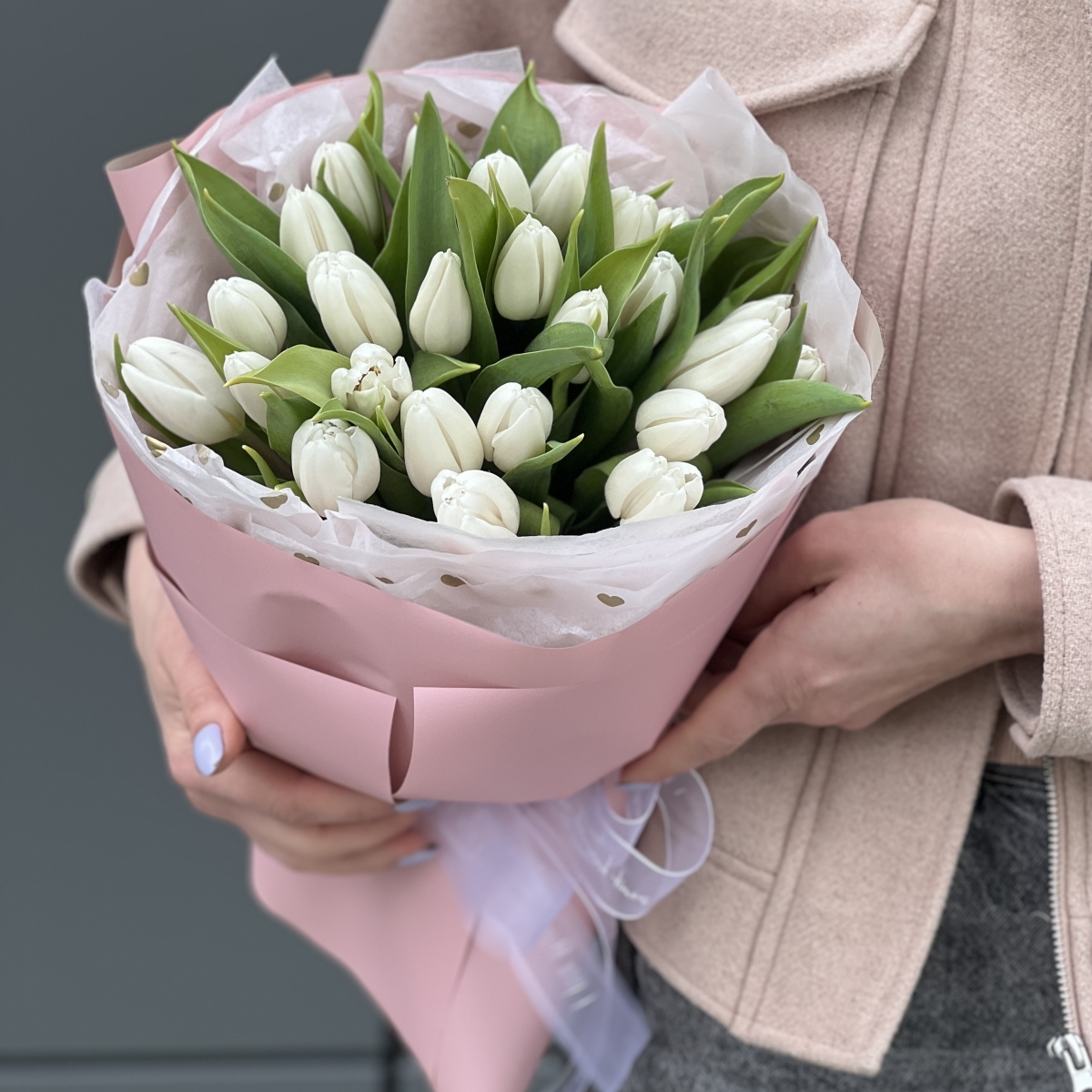 Букет Белые ночи из 25 белых тюльпанов