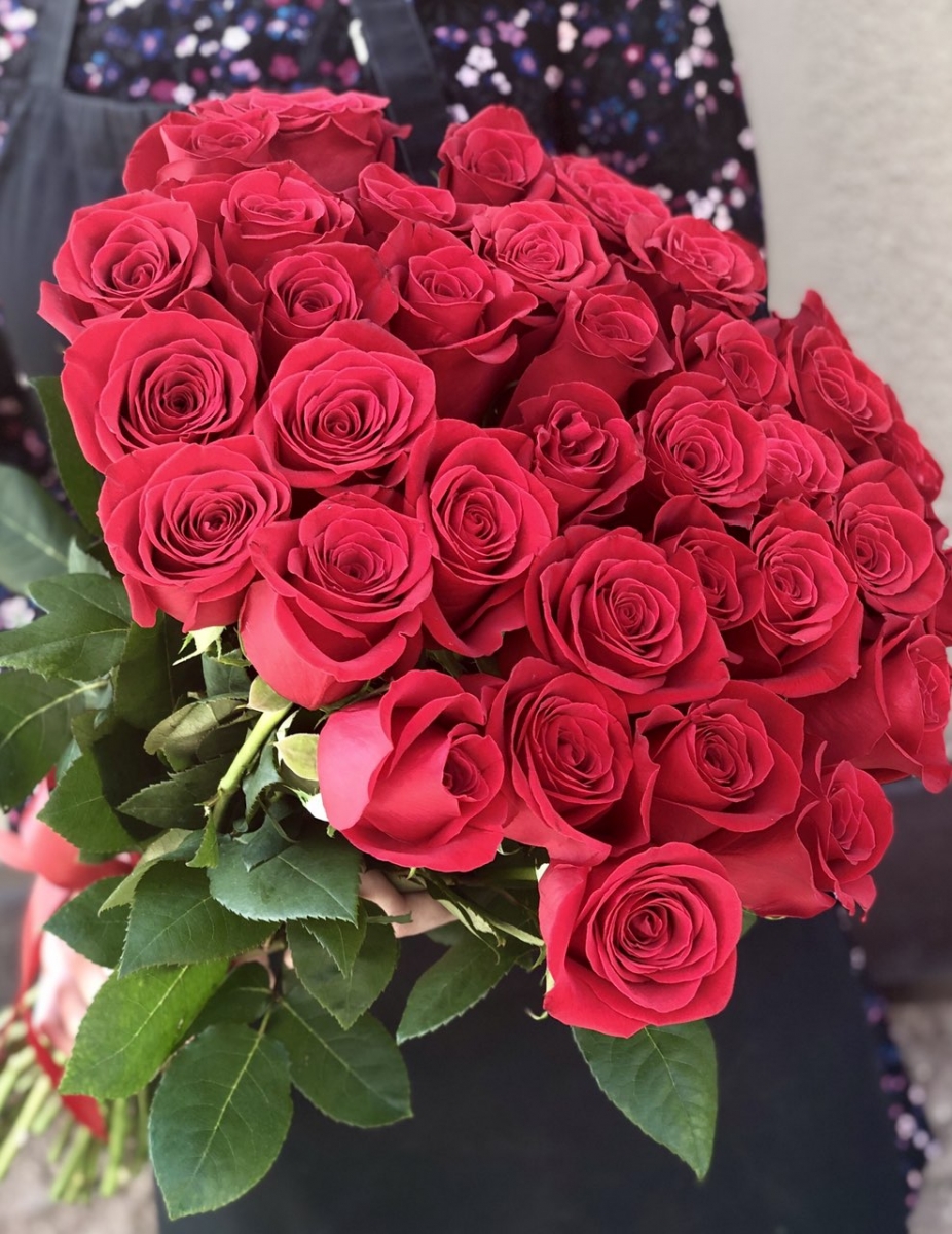 Букет из 35 красных роз