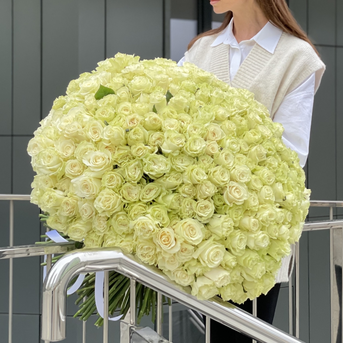 Букет из 301 белой розы