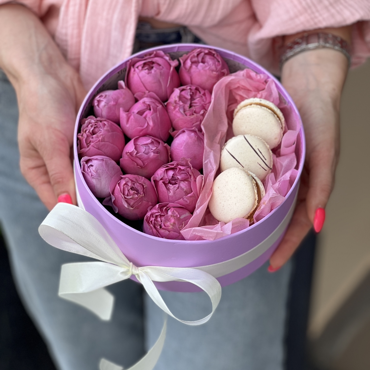 Корзина из тюльпанов Пламя