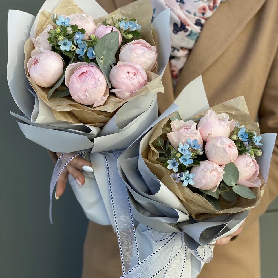 Букет из пионов и эвкалипта Парфюм