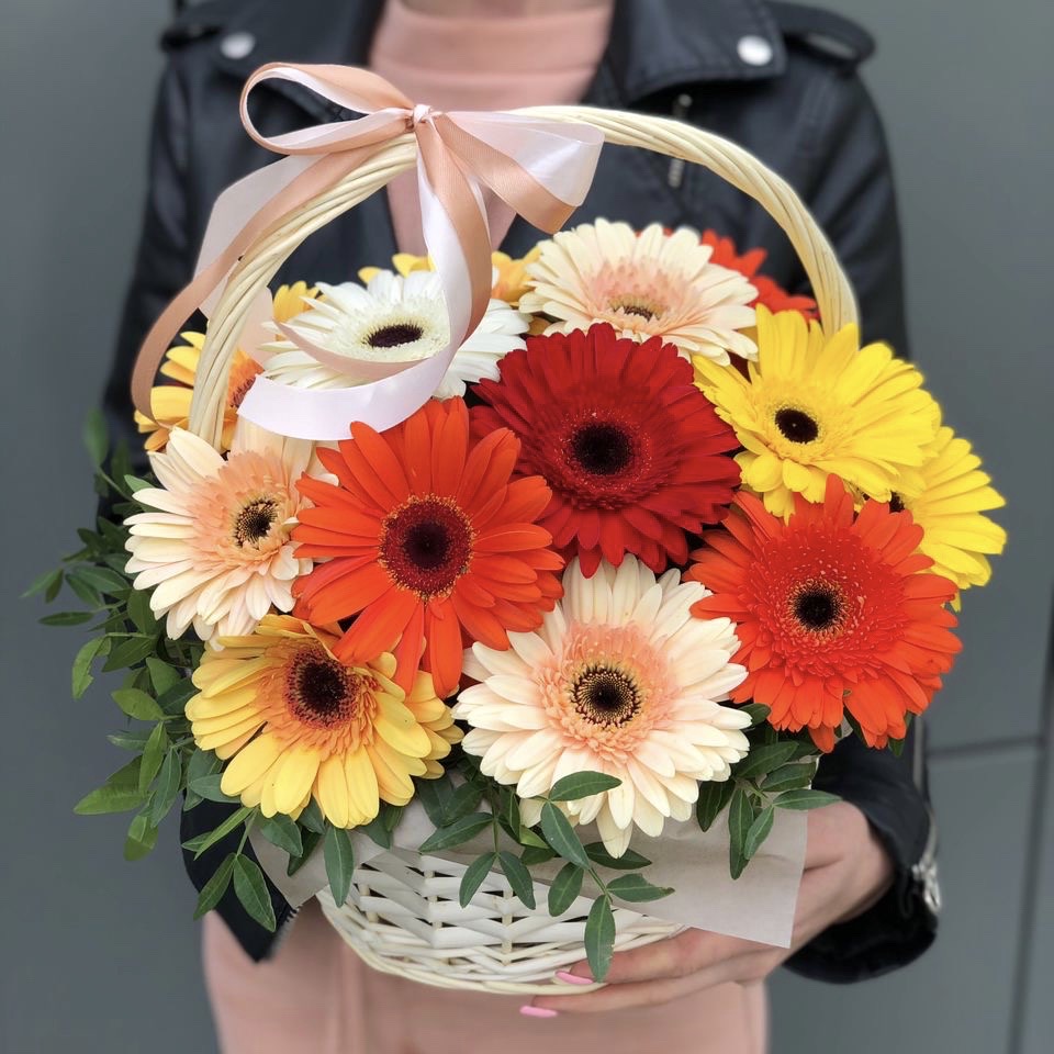 Корзина Мысли о тебе из гербер