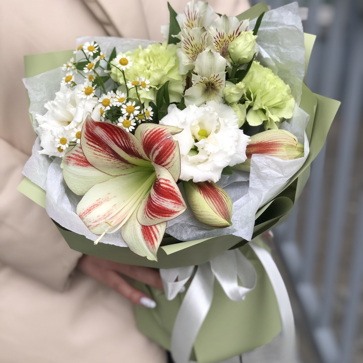 Букет Гуава из амариллиса, танацетума, эустомы, альстромерии и диантуса