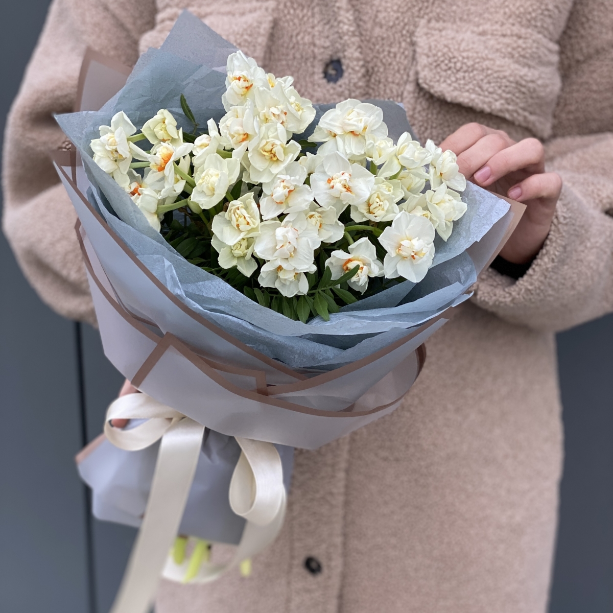 Букет из кустовых нарциссов