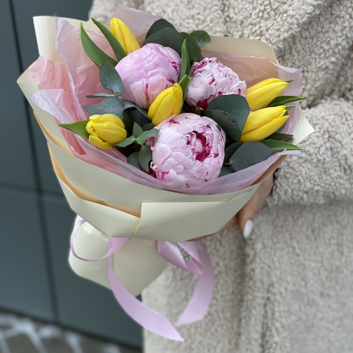 Букет Мэриленд мини из пионов и тюльпанов