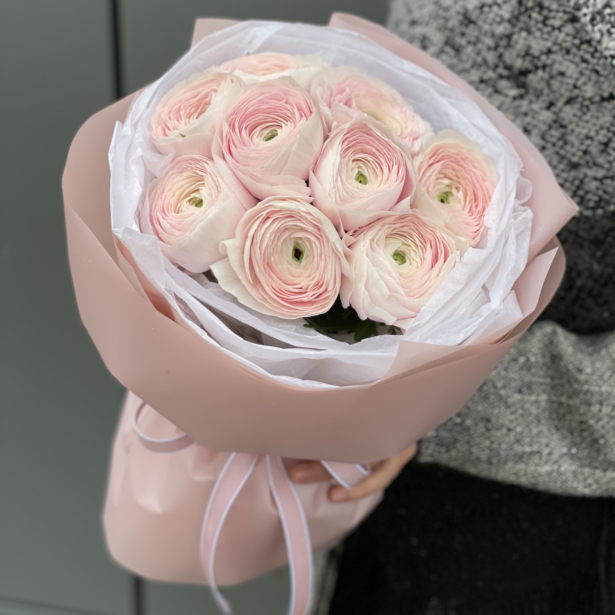 Букет Брунелло из 9 ранункулюсов