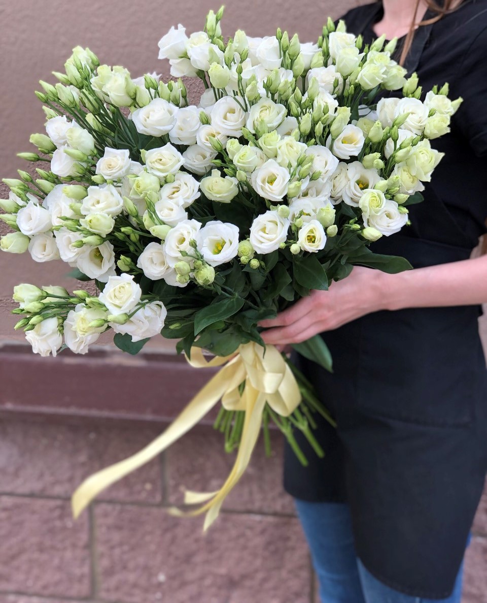 Букет Алиса из 9 веток кружевной белой эустомы