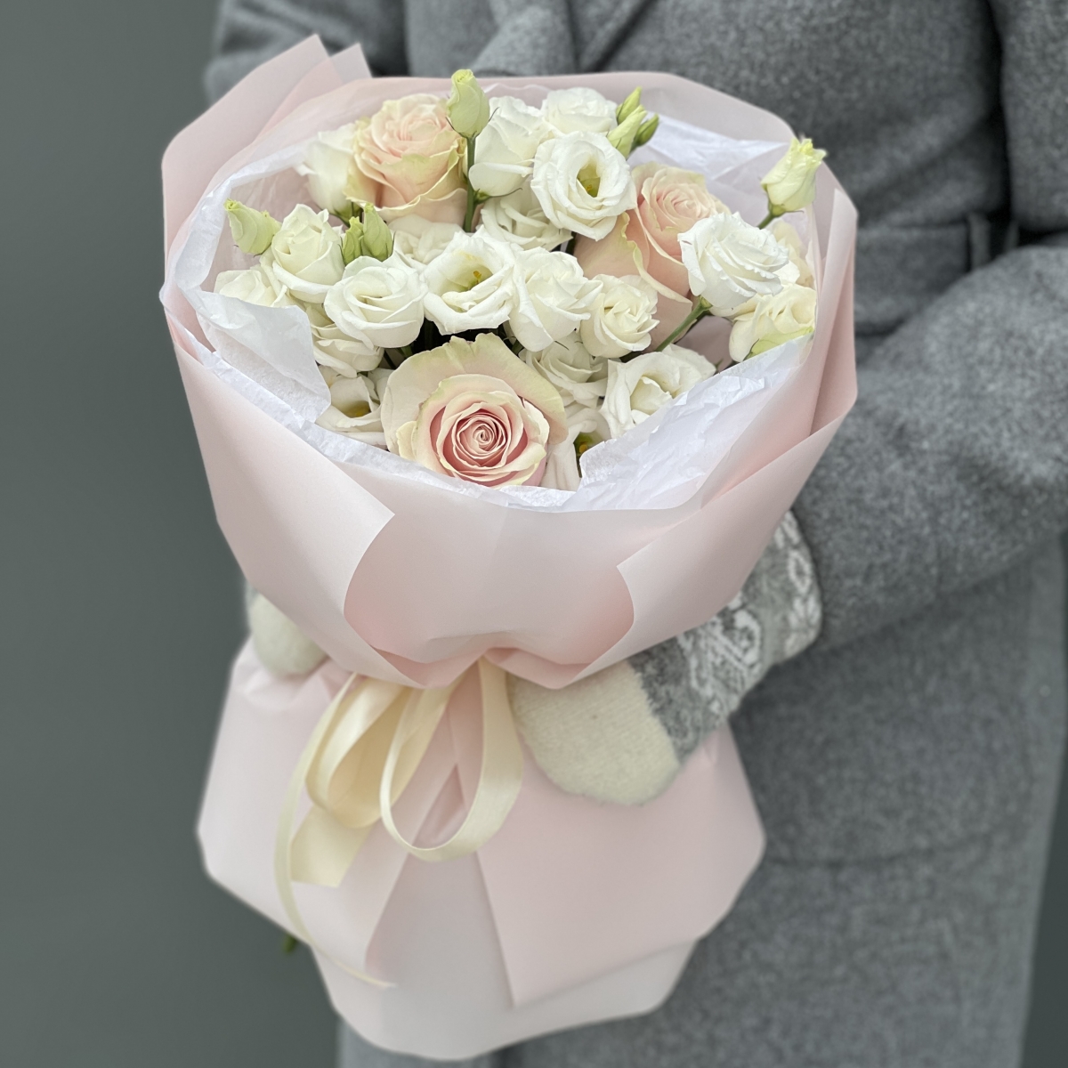 Букет Нежность из эустомы и роз