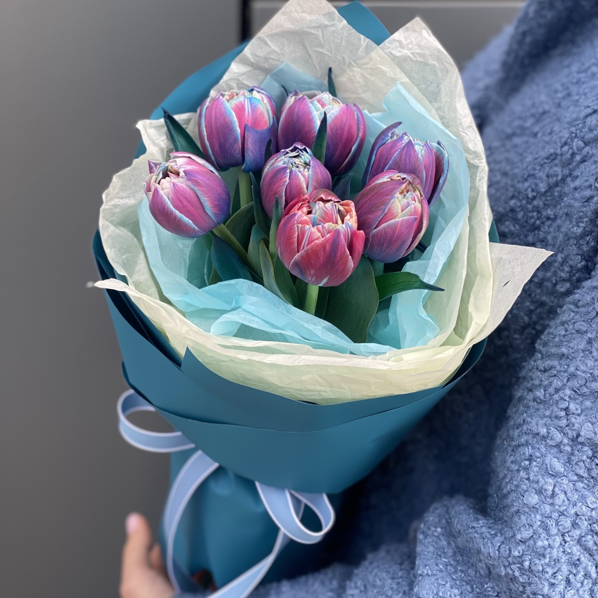 Букет Bubble Vip из 7 тюльпанов