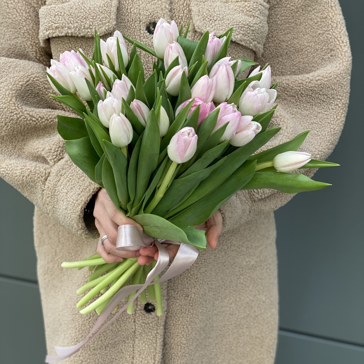 Букет Bubble Vip из 15 тюльпанов