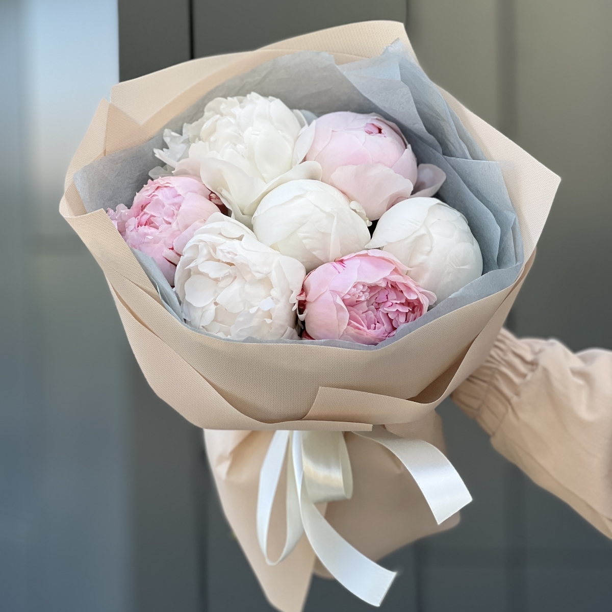 Букет Волшебный из 7 пионов микс