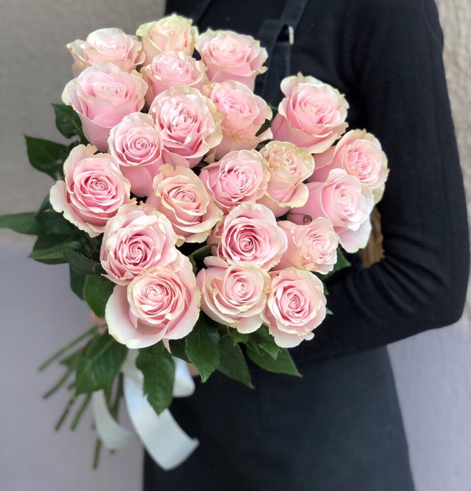 Букет из 21 розовой розы