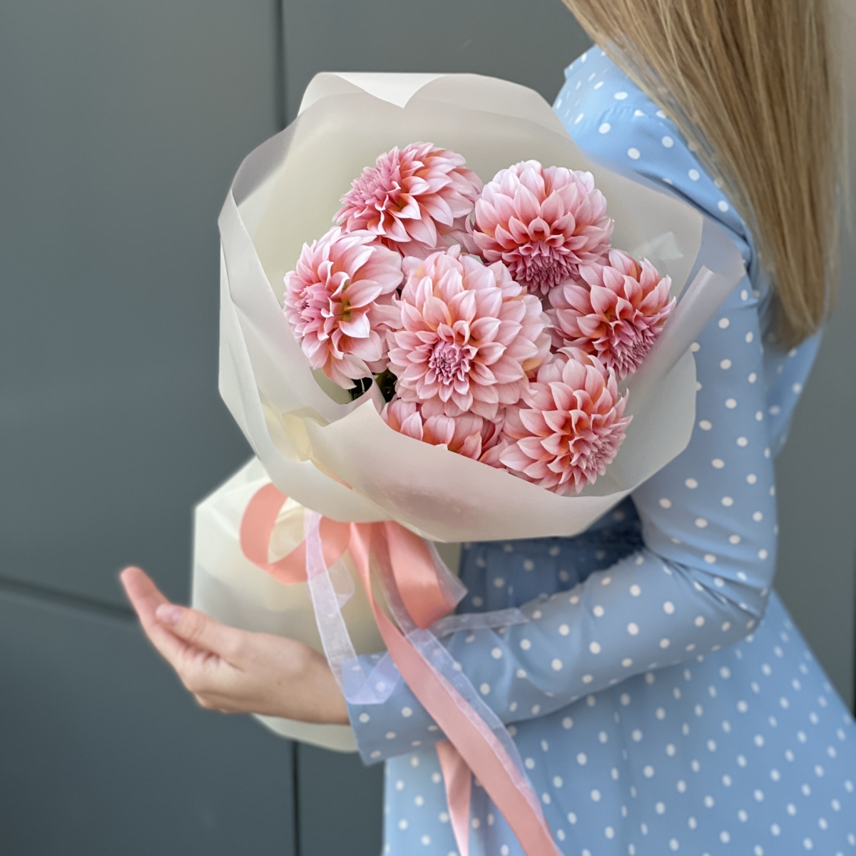 Букет Дисней из 7 георгин пинч