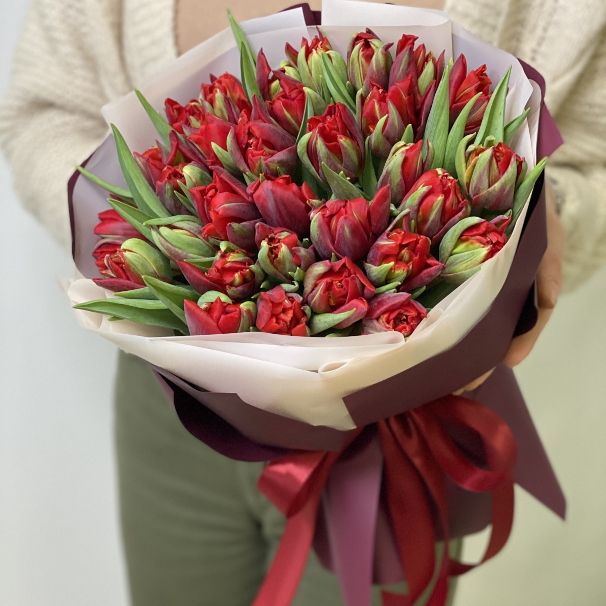 Букет Грация из 35 пионовидных тюльпанов