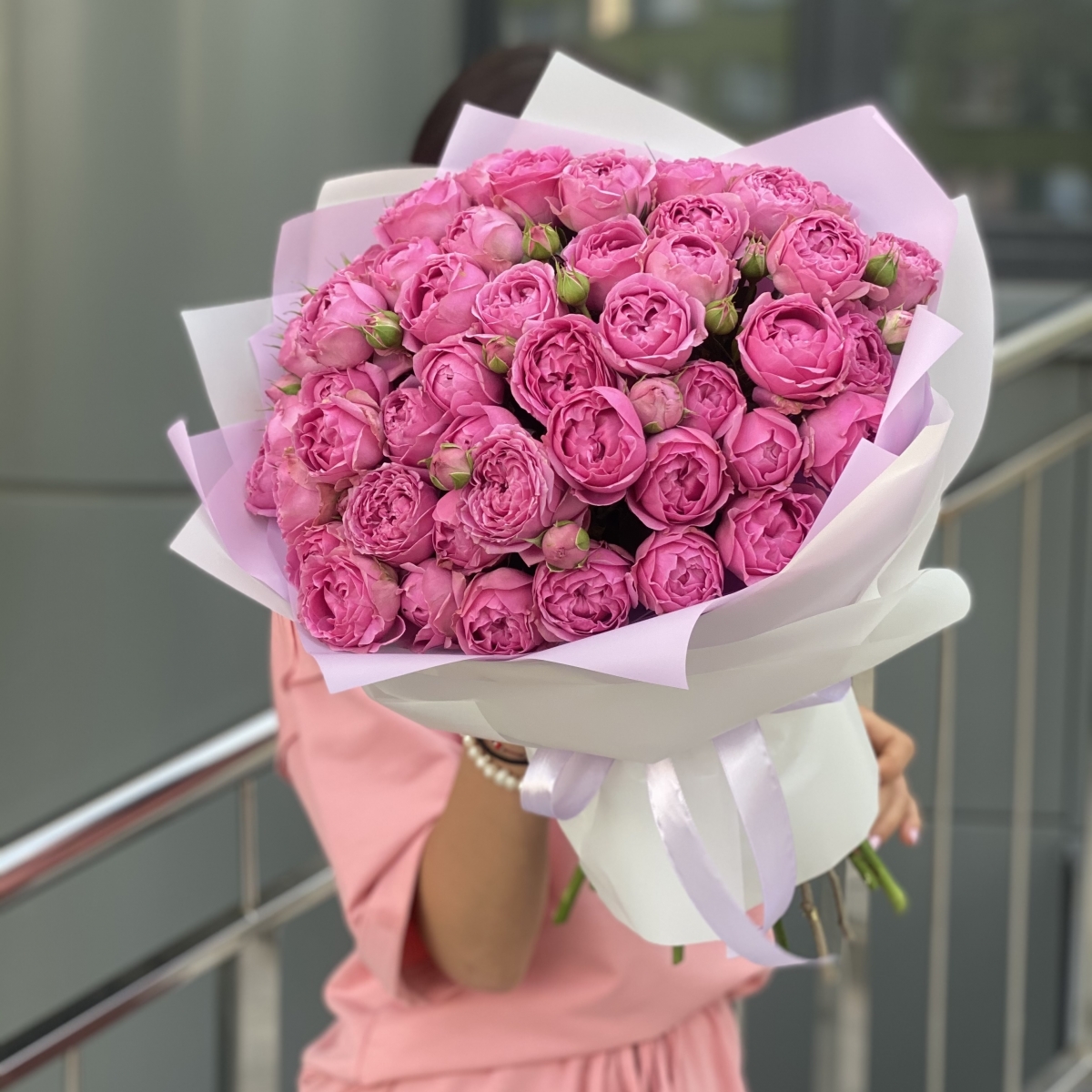 Букет Розовые сладости из 15 веток пионовидных роз