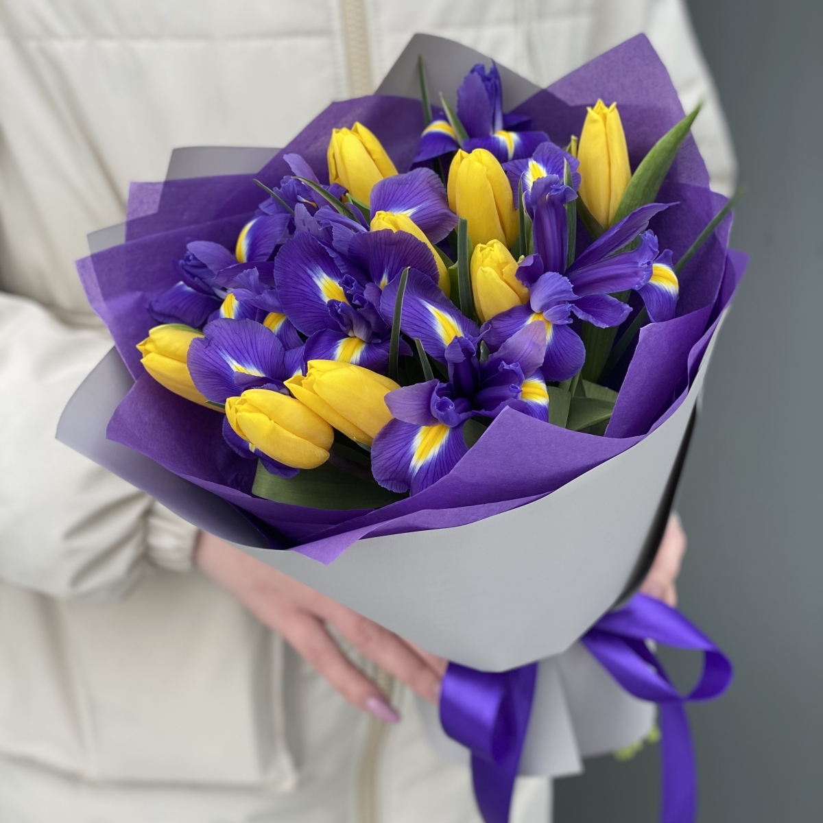 Букет Фианит Мини из ирисов и тюльпанов