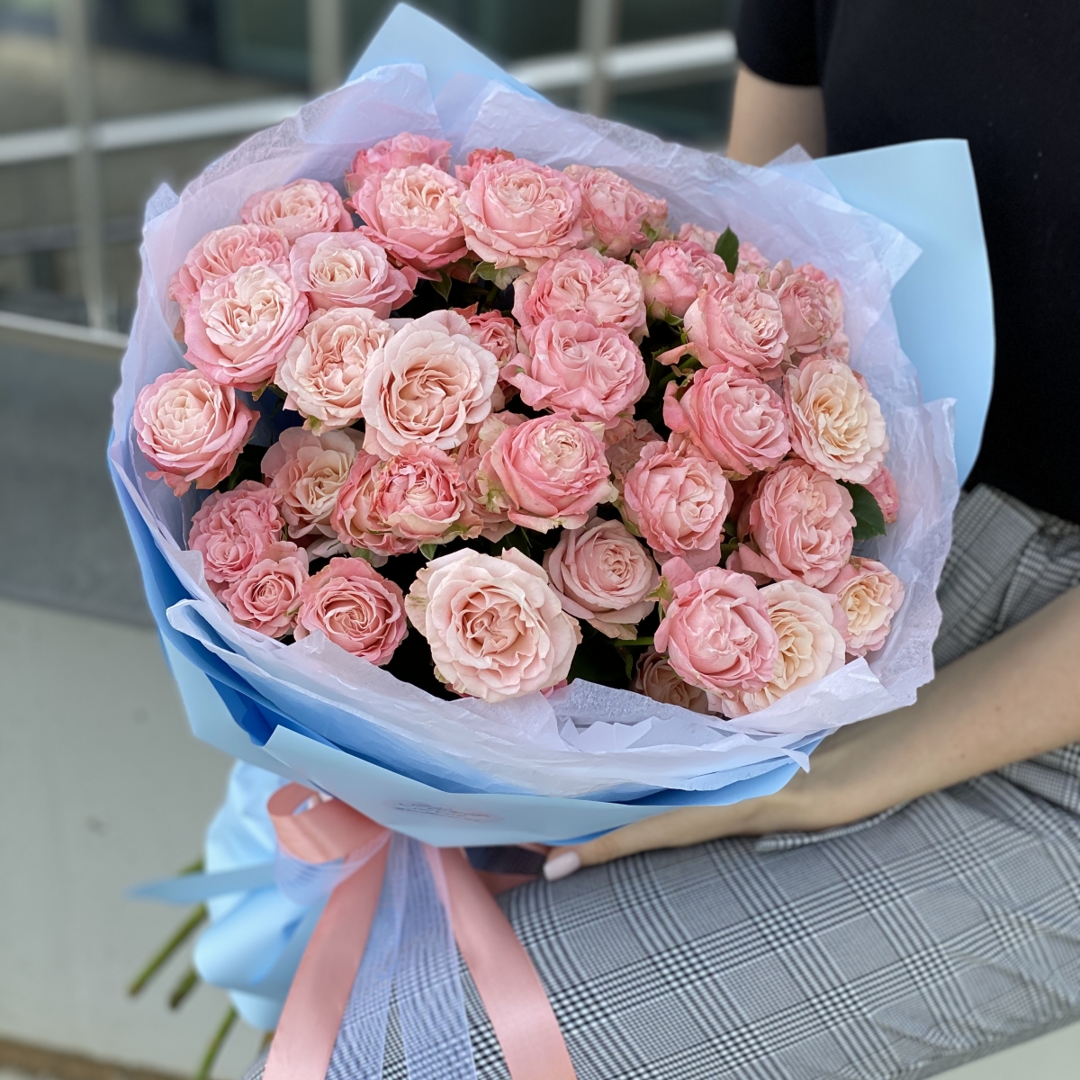 Букет Милашка из 11 веток кустовой розы