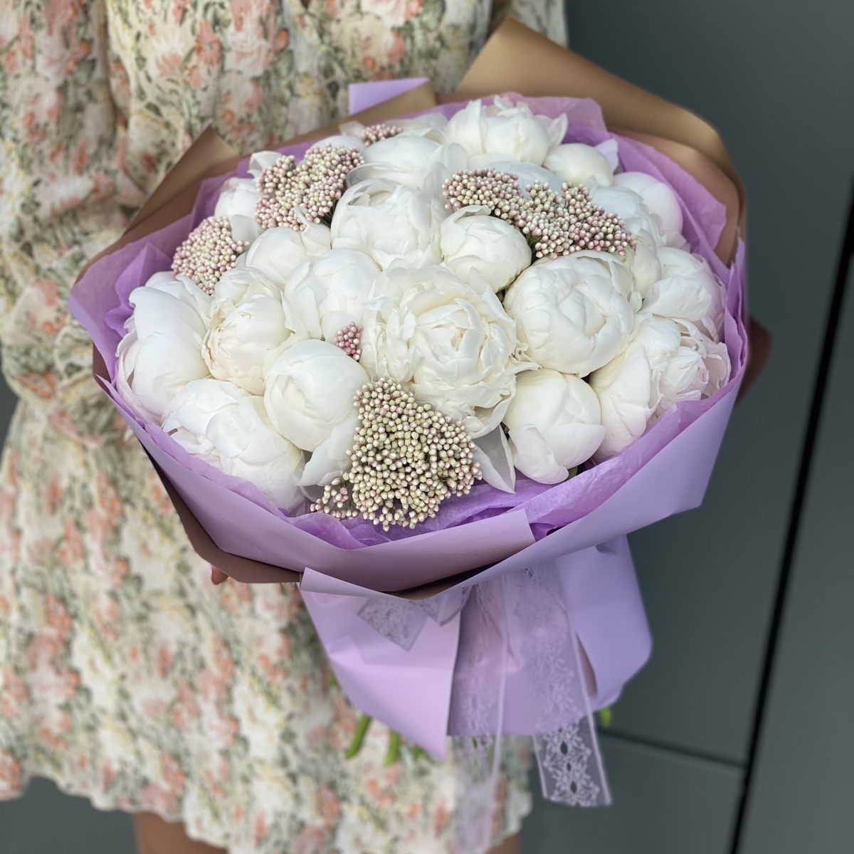 Букет Ланвин из пионов и озотамнуса