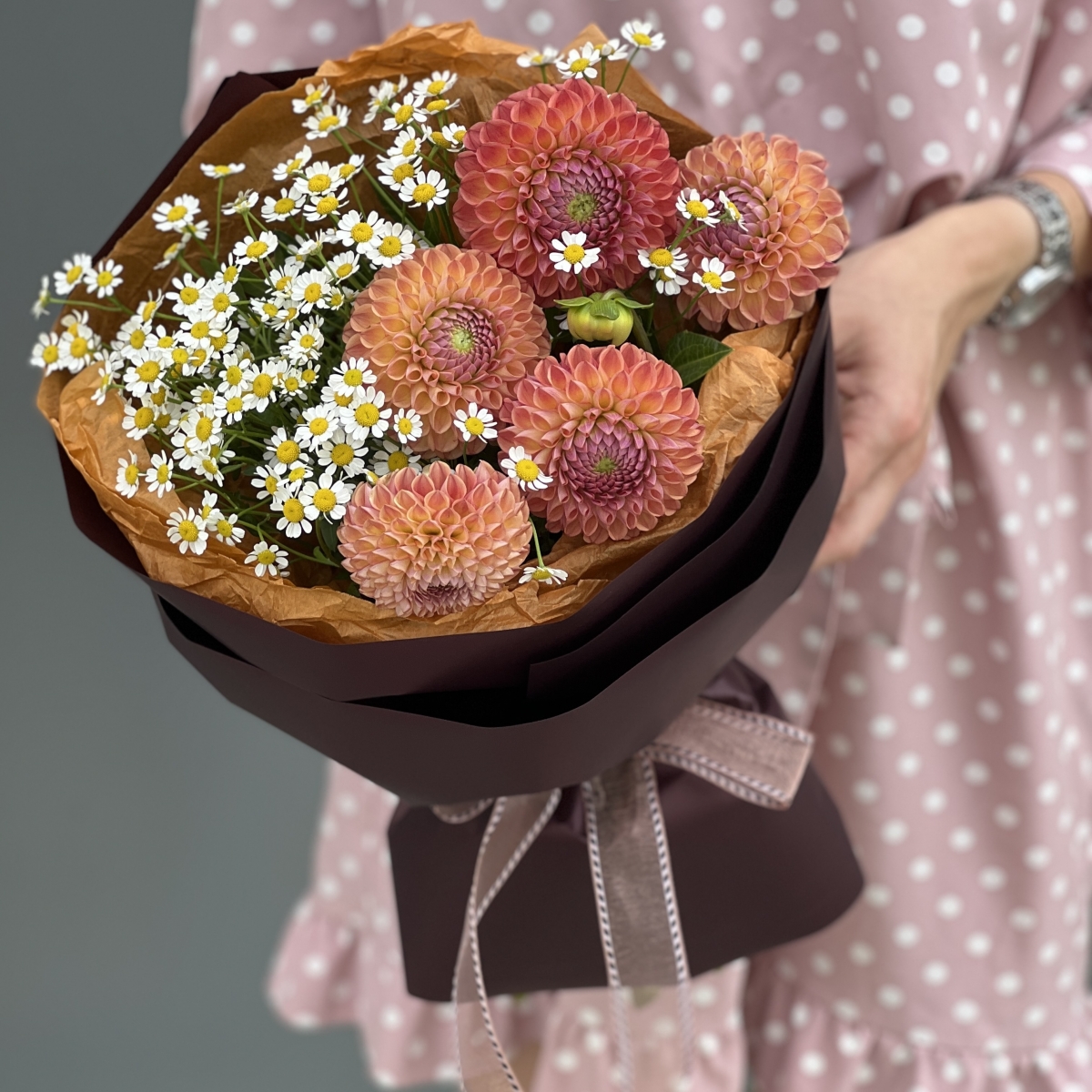 Букет Дюны из георгин и танацетума