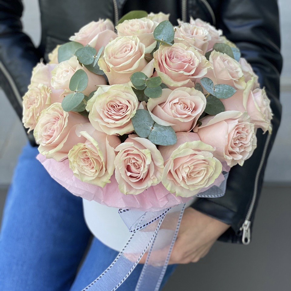 Коробка из роз История любви