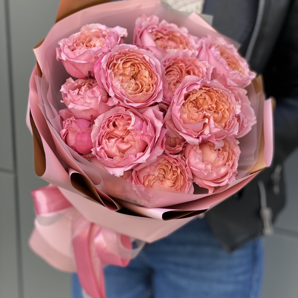 Букет из кустовой пионовидной розы Джульетта