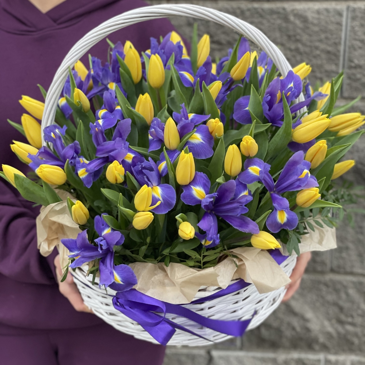 Коробка Лунные ночи с гортензией, ирисами и орхидеей