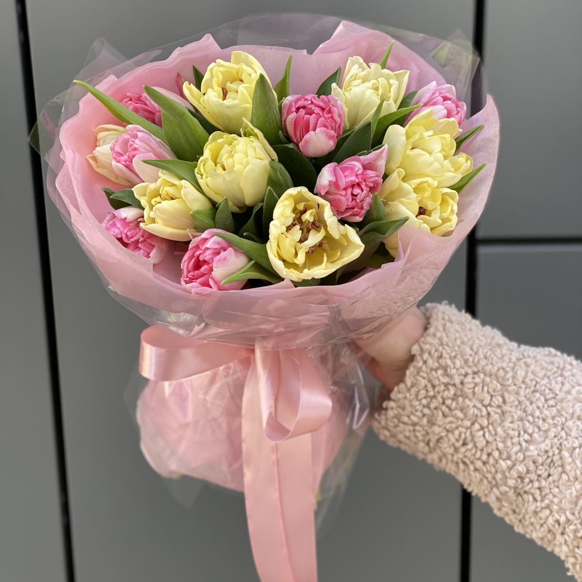 Букет Зефирони из 15 пионовидных тюльпанов