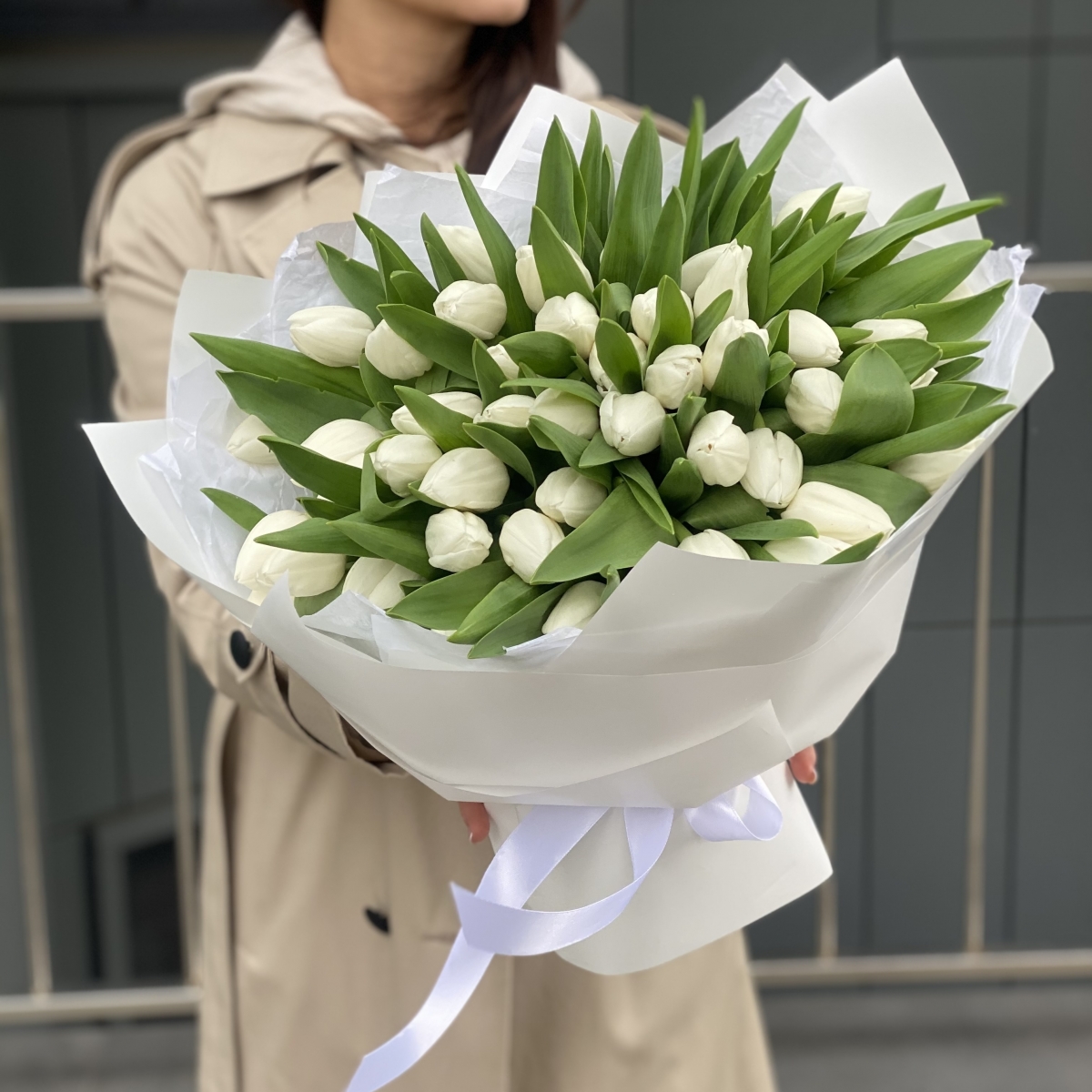 Букет Белые ночи из 51 белого тюльпана