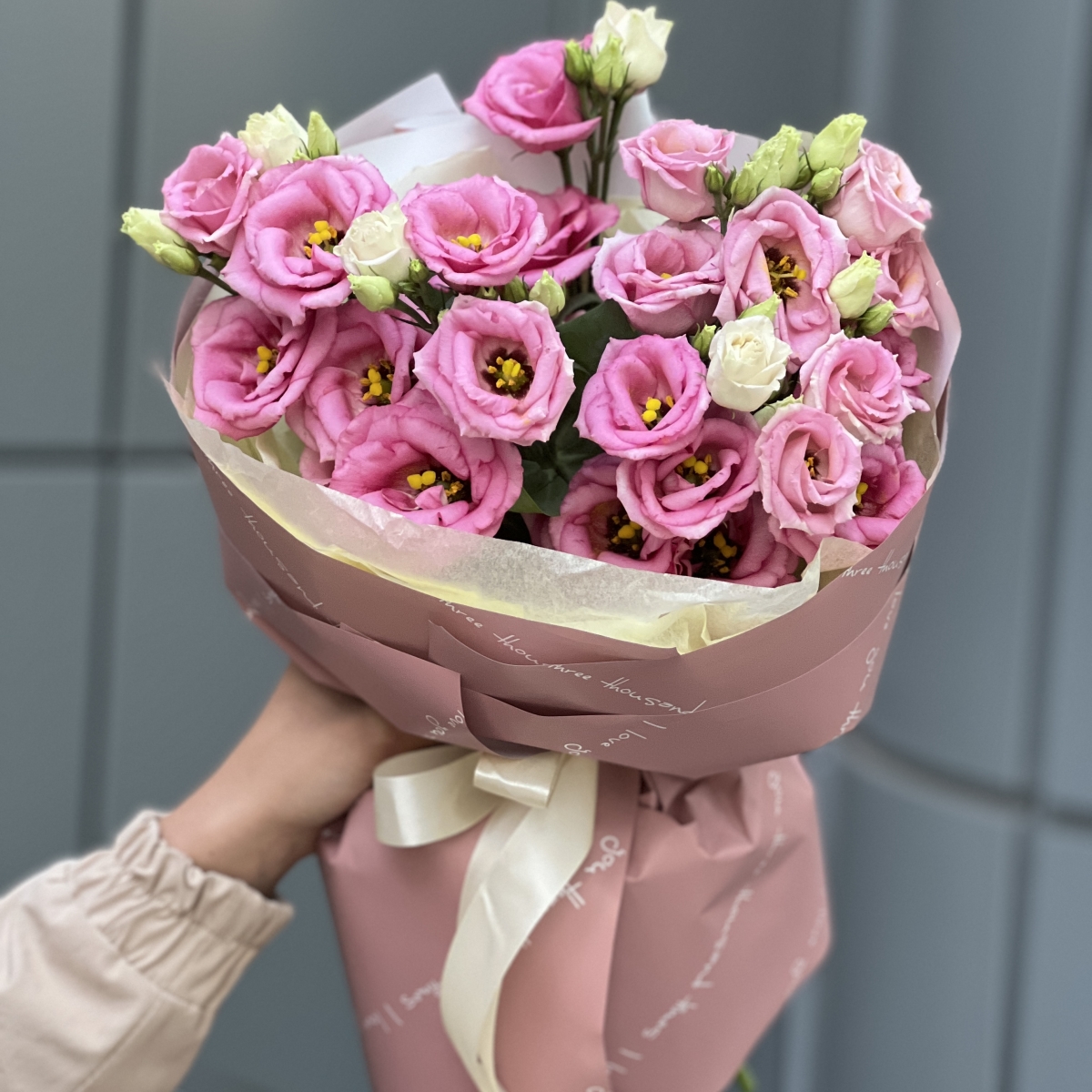 Букет Мальта из розовых эустом